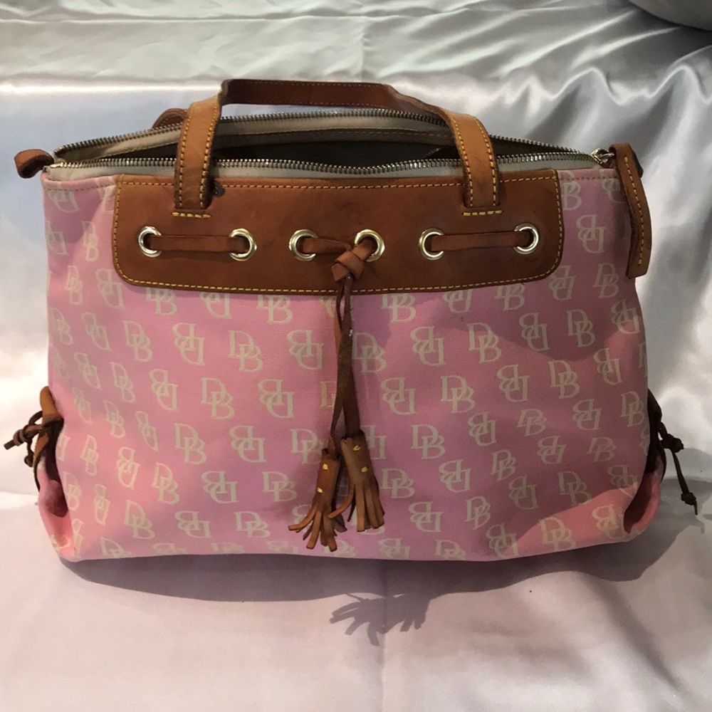 Dooney & Bourke